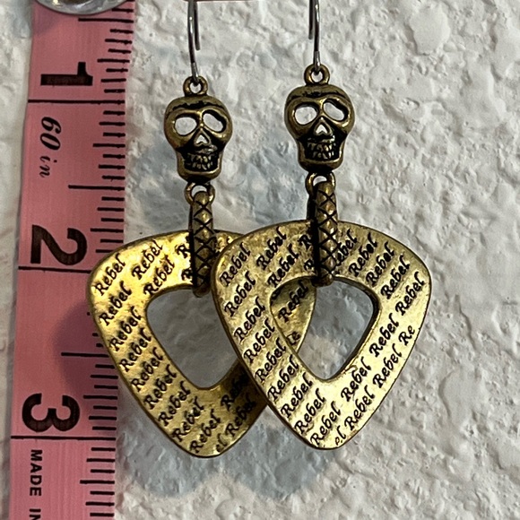 “Rebel” Guitar Pick & Skull Dangly Earrings - Picture 1 of 2